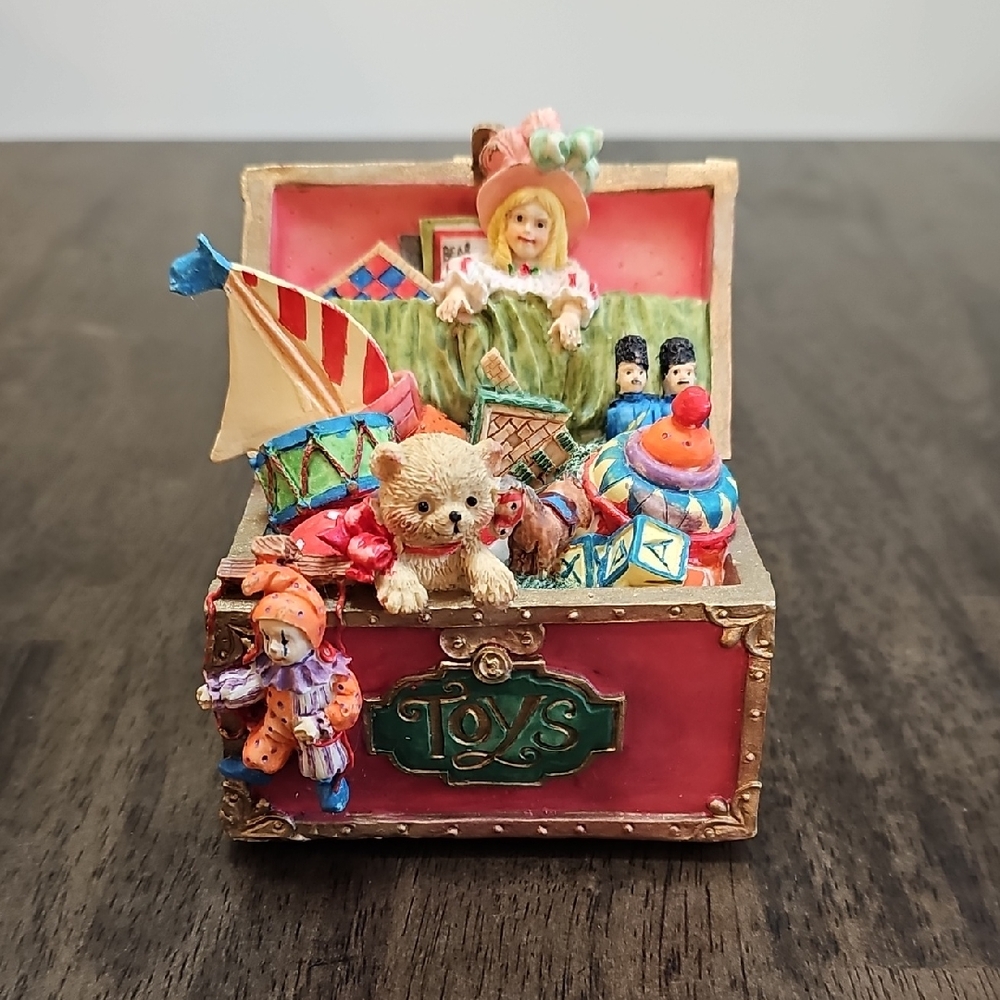 🎁 Vtg 1992 San Francisco Music Box Co. Toy Chest - Plays "TOYLAND"